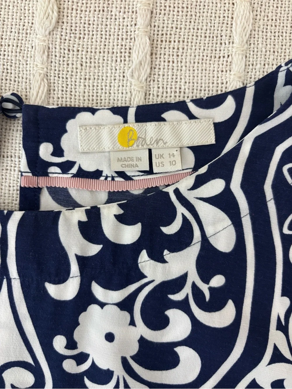 Boden Navy Blue White Scroll Print Smocked Sleeve Blouse US 10 Timeless Top Chic